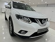 Nissan X-Trail 2.0 CVT Sunroof 4WD 2015 White Rear Entertainment